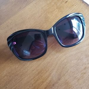 NWOT BGBG Sunglasses in Excellent Condition